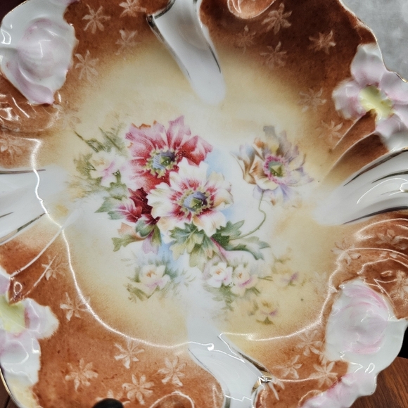 S&T RS Germany Small Scalloped‎ Fluted Porcelain Berry Bowl Floral Gold Trim EUC - Picture 2 of 8